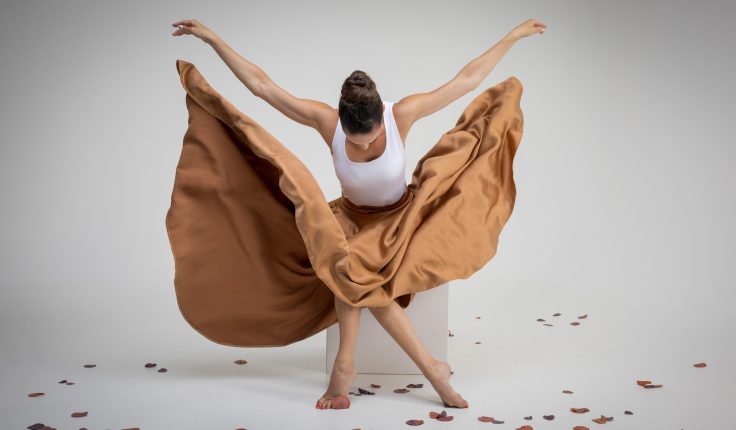 Aranyló meghajlás - Teret adunk a művészetnek